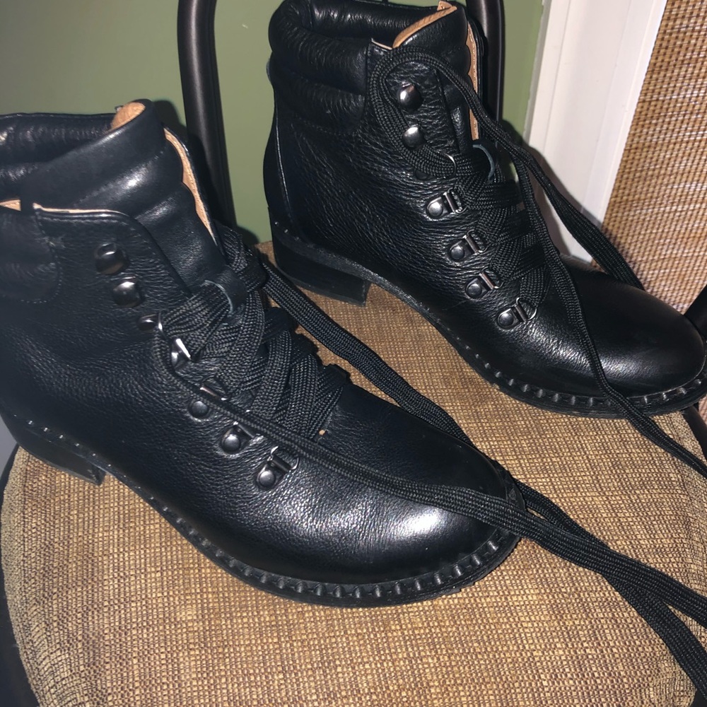 6.5 Kenneth Cole Hiker Boot